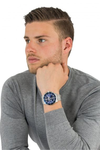 Invicta 17047 discount