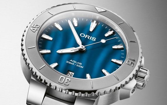 Oris Aquis Date 01 733 7770 4155-07 8 18 05P